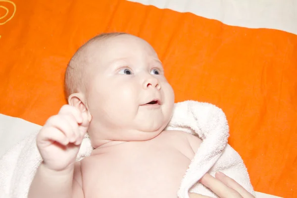 Newborn infant after bath — Stock Photo, Image