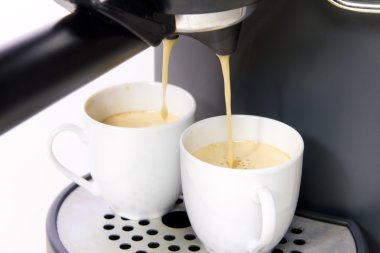 İki fincan espresso