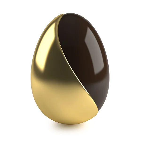 Шоколадное пасхальное яйцо с золотой отделкой — стоковое фото