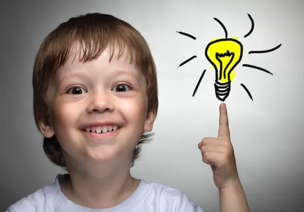 Crianças ideia com lâmpada de projecto — Fotografia de Stock