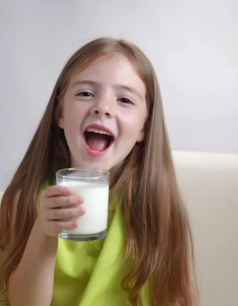 Girl with milk glass — Stock Photo, Image
