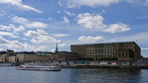 Stockholm královský palác (Kungliga slottet) ve starém městě (Gamla stan) — Stock fotografie