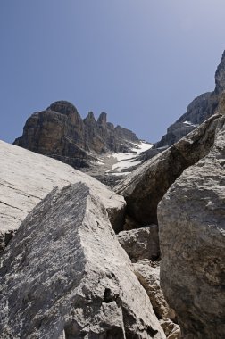 İtalyan dolomites kayalık peyzaj