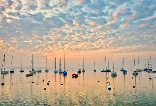 Sunrise and Sailboats — Stock Photo, Image