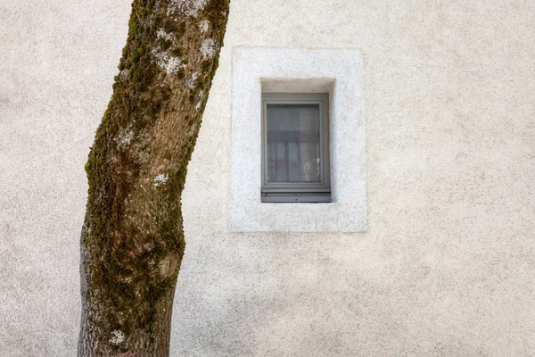Velha janela francesa — Fotografia de Stock