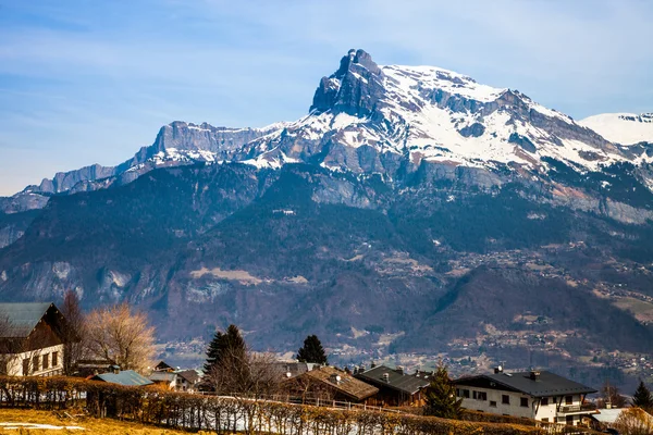 Franska alpina byn — Stockfoto