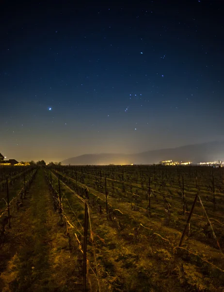 Звезды над швейцарской деревней — стоковое фото