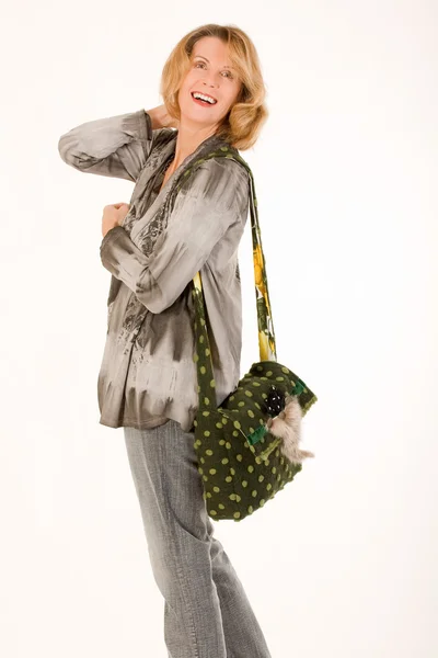 Kvinna med handväska — Stockfoto