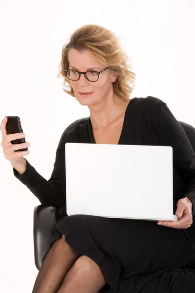 Sekreterare med laptop — Stockfoto