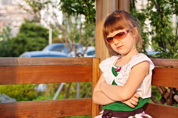 Κορίτσι σε γυαλιά ηλίου — Φωτογραφία Αρχείου