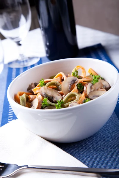 Bowl of Pasta with Mushrooms — Stock Photo, Image