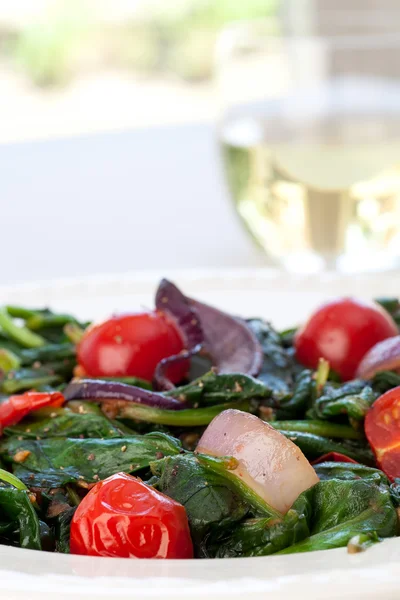 Warm Spinach Salad — Stock Photo, Image