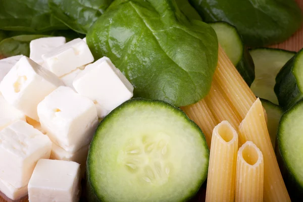 Ingredientes de salada de macarrão — Fotografia de Stock