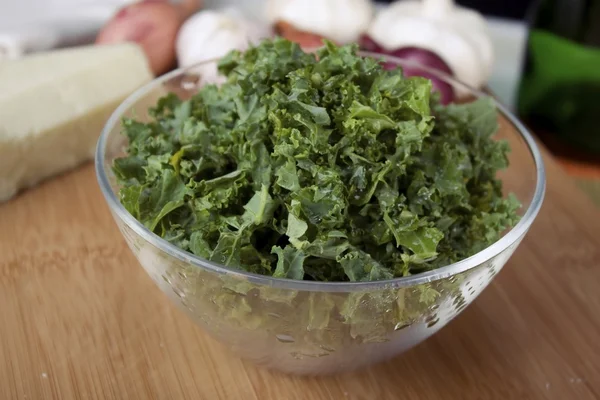 Kale in Glass Bowl — Stock Photo, Image