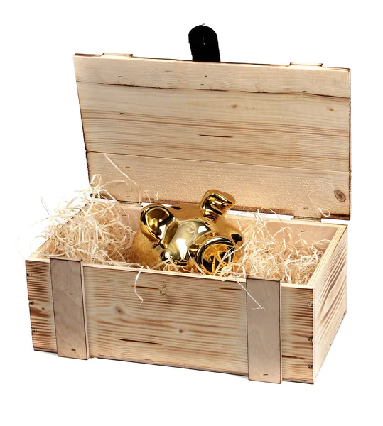Gouden spaarpot in houten kist — Stockfoto