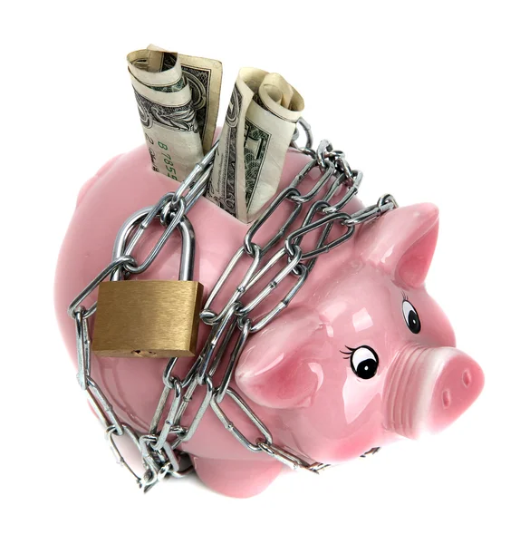 Piggy bank rosa com corrente e cadeado — Fotografia de Stock