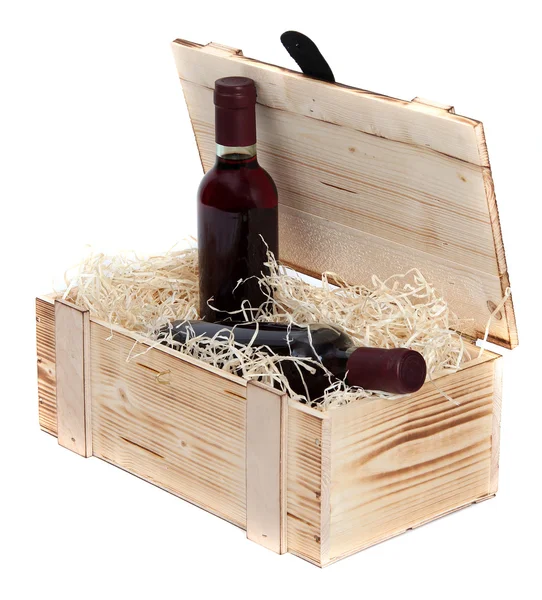 Holzkoffer mit zwei Weinflaschen — Stockfoto