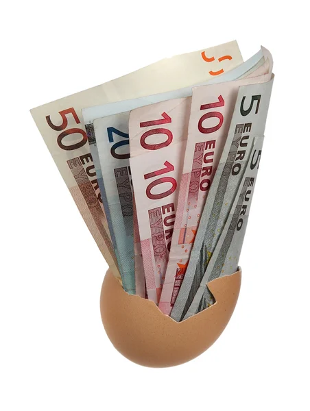 Europejskie banknoty w skorupkach jaj — Zdjęcie stockowe