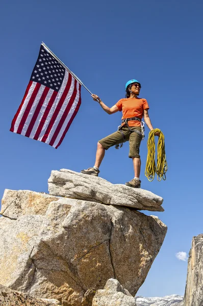 Climber on the summit. — Stock Photo, Image