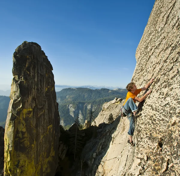 Bergsteiger erreicht. — Stockfoto