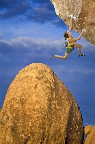 Скеля climber базікаючи . — стокове фото
