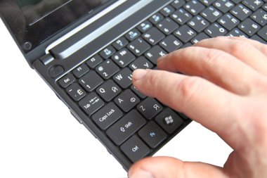 el ve beyaz zemin üzerine defter