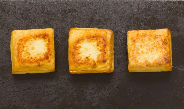 Cubos de tofu fritos — Fotografia de Stock