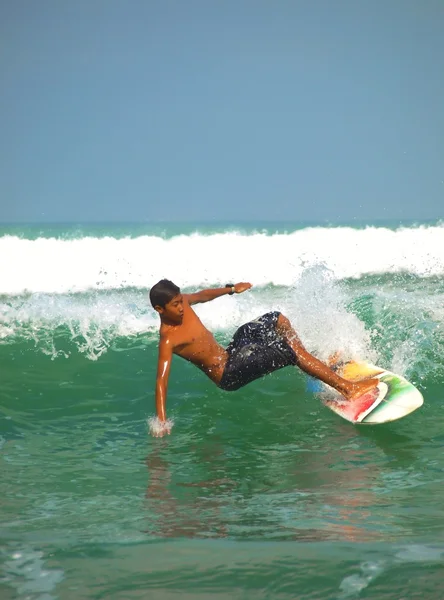 Acción de surf en la playa kuta —  Fotos de Stock