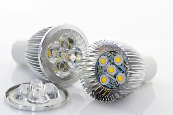 Lâmpada LED 1W poderosa com óptica para estreitar o ângulo emitido, um un — Fotografia de Stock
