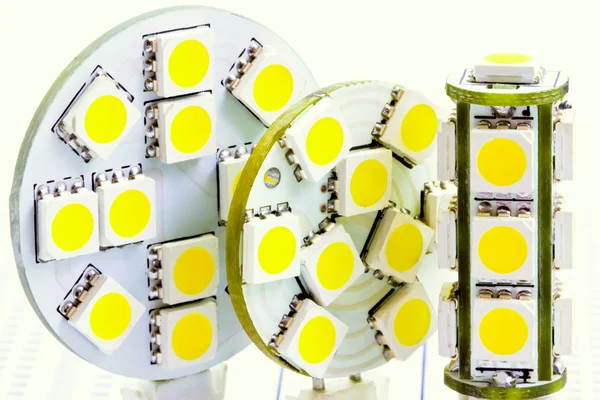 Duas lâmpadas LED planas e uma lâmpada LED cilíndrica G4 — Fotografia de Stock