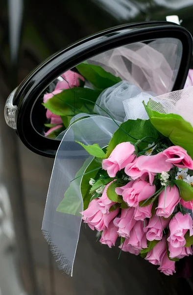 stock image Wedding car decorated with flowers