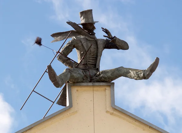 Monument voor de schoorsteenveger in klaipeda, Litouwen — Stockfoto