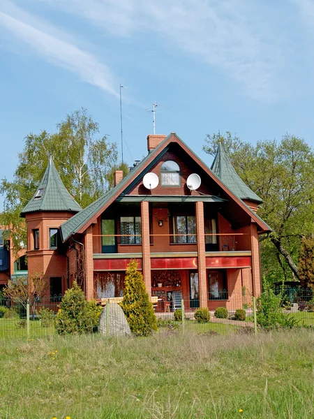 Ferienhaus mit zwei Türmen — Stockfoto