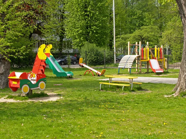 Parque infantil na primavera — Fotografia de Stock