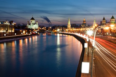 Moskova Nehri, gece
