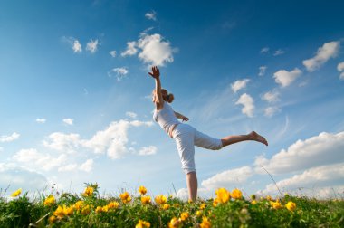 Yoga yapan kadın