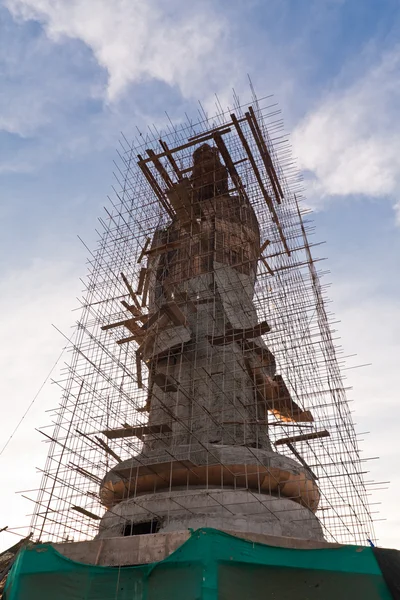 Estatua de Guan Yin en construcción — Foto de Stock