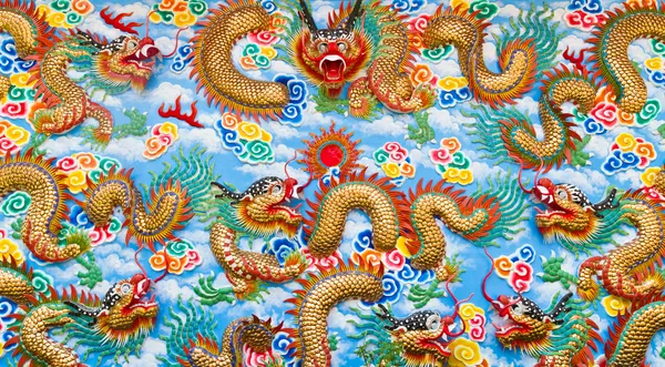 Dragon hantverk och målning blandade — Stockfoto