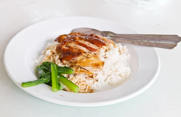 Pato a la parrilla con arroz cocido — Foto de Stock