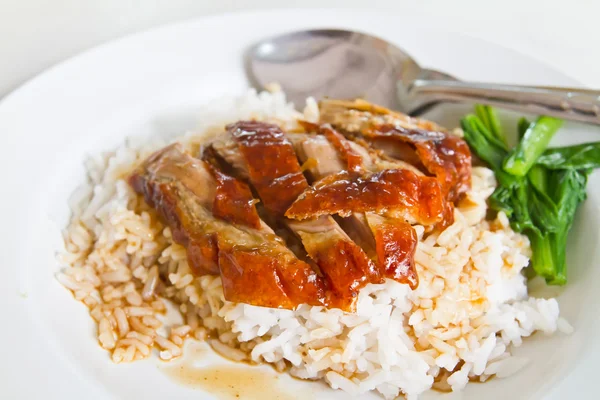 Pato grelhado com arroz cozido — Fotografia de Stock
