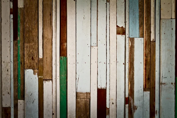 Planche peinte motif rayé en bois — Photo