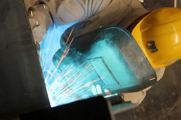 зварювальник