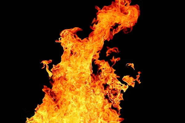 Rote Flamme auf schwarzem Hintergrund — Stockfoto