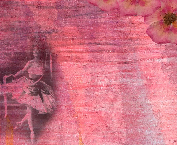 Ροζ φόντο με τριαντάφυλλο και γυναίκα — Φωτογραφία Αρχείου