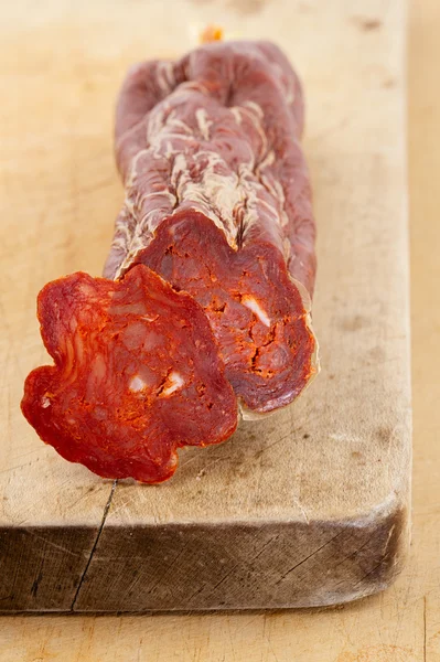 Испанская сосиска хамон чоризо, мелкая сосиска — стоковое фото