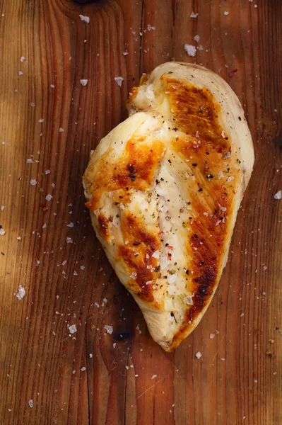 Grilled seasoned chicken breast — Stock Photo, Image