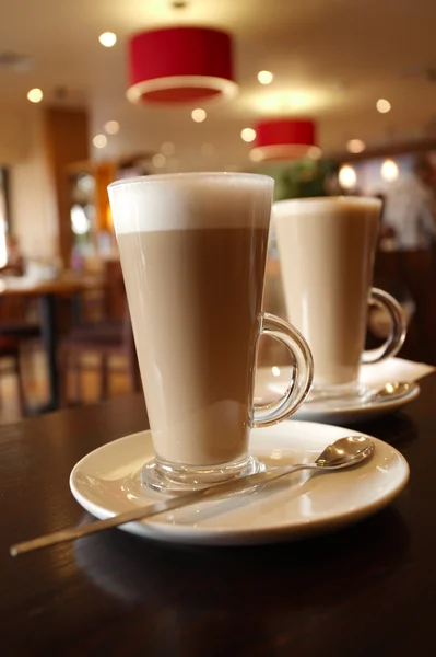 Café latte em vidro alto, vista superior — Fotografia de Stock