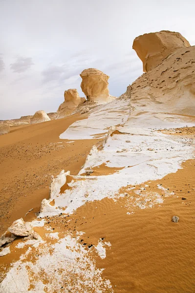 Die Kalksteinformationsfelsen in der westlichen weißen Wüste, Ägypten — Stockfoto