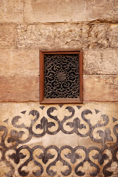 Ornamento de parede em Madrasa e Cúpula de Al-Nassir Mohammed Ibn Qalawa — Fotografia de Stock