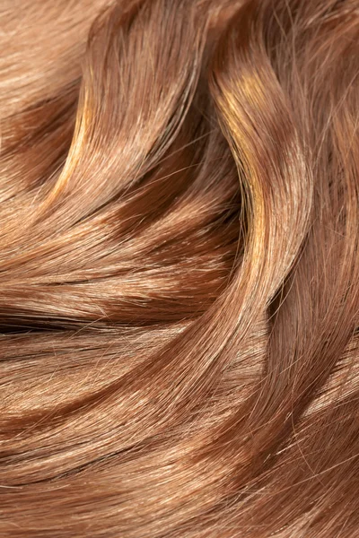Belle texture de cheveux brillants et sains avec str doré mis en évidence — Photo